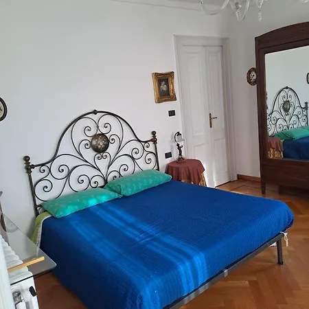 Nina Πανσιόν Sangano